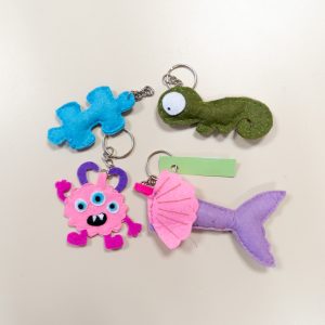 Llaveros de figuras de fieltro